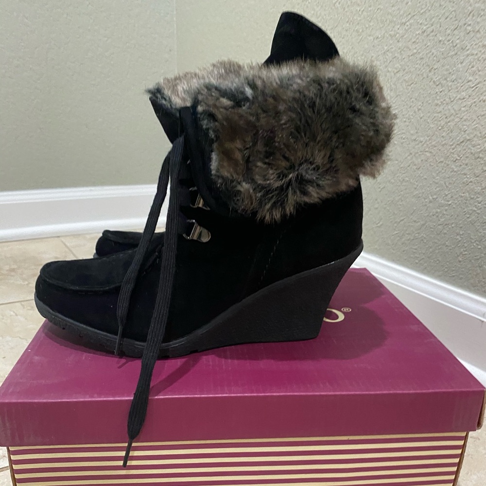 Black Booties with faux fur